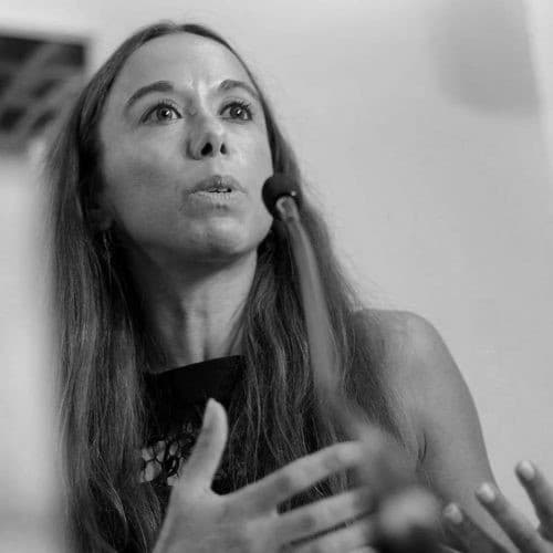As mais novas cartas portuguesas. Uma conversa com Sara Araújo — Enterrados no Jardim cover