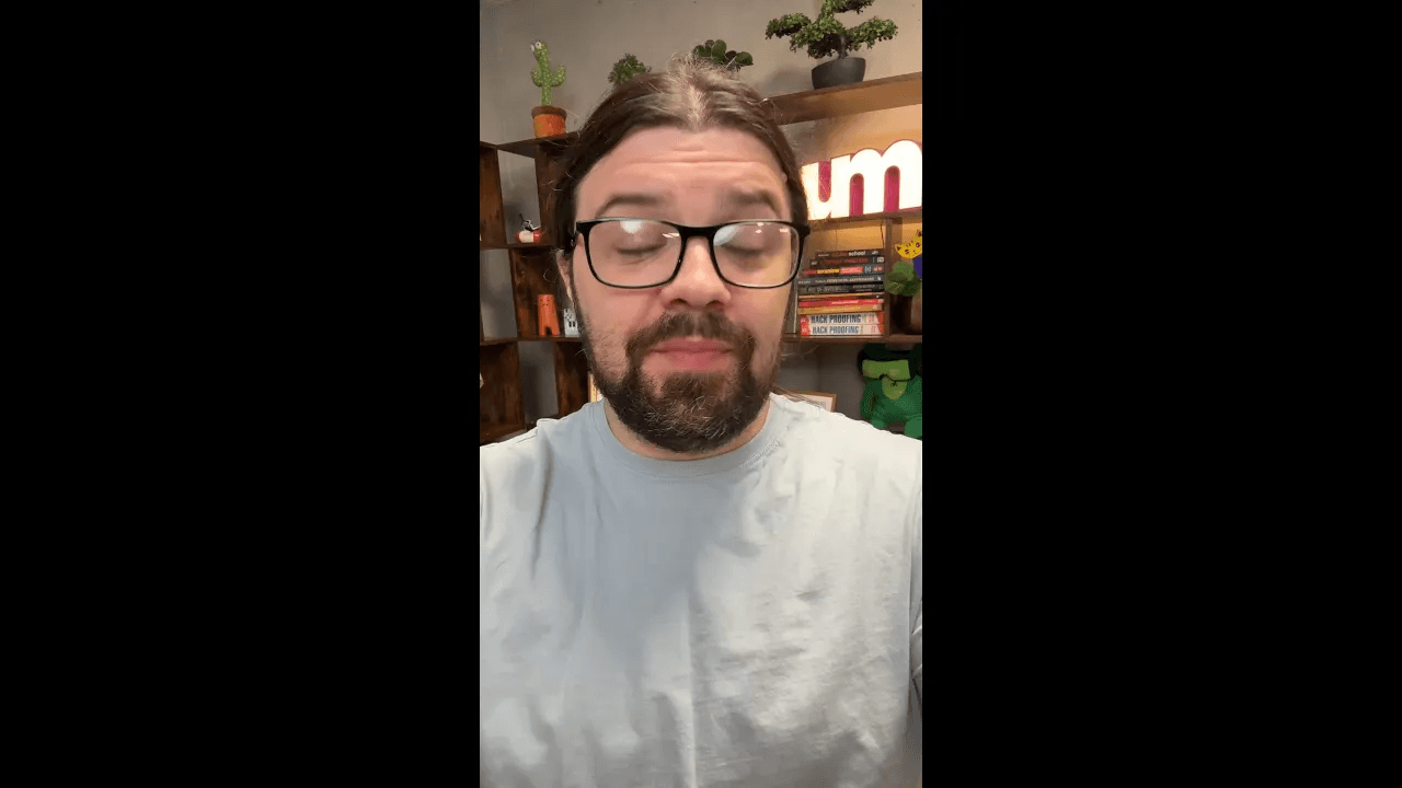 👨🏻‍💻 Drżyjcie, cyberzłole! - Mateusz Chrobok cover