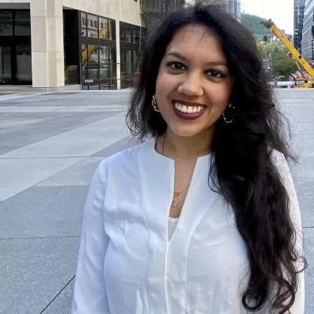 Urmi | An Italian Bengali Toastmaster - Foreign, Or cover