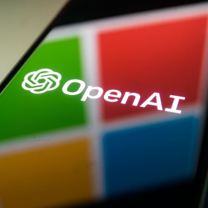 #209 - OpenAI non-profit, US diffusion rules, AlphaEvolve - Last Week in AI cover