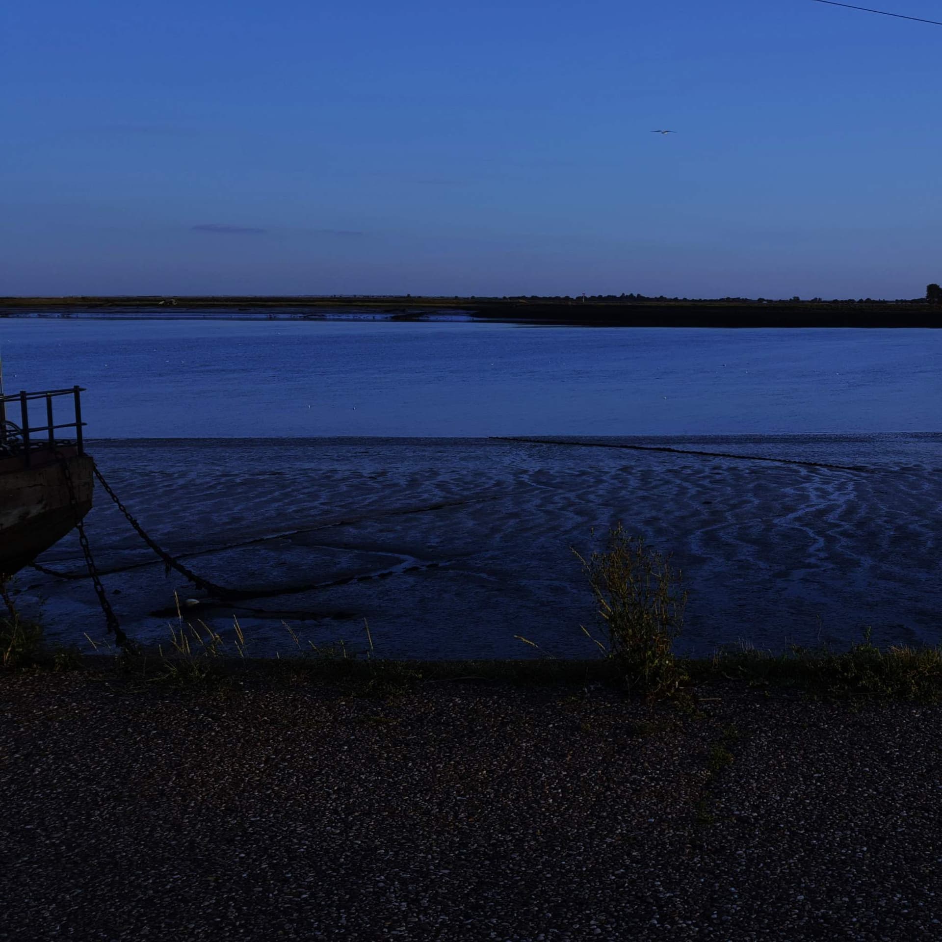 291 High tide turning - the Crouch Estuary in Essex (sleep safe) — Radio Lento podcast cover