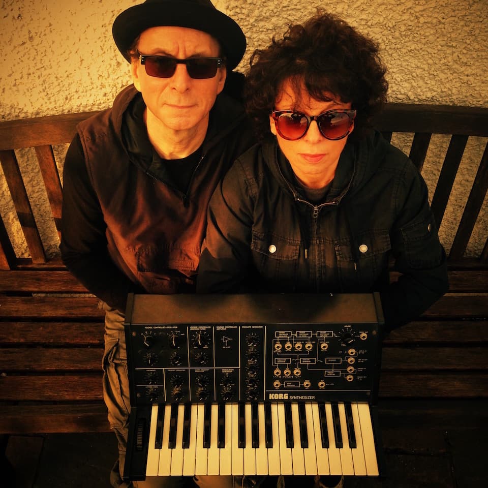 Episode 569 - Colin Newman (Wire) and Malka Spiegel (Minimal Compact) of Immersion - The Hustle cover
