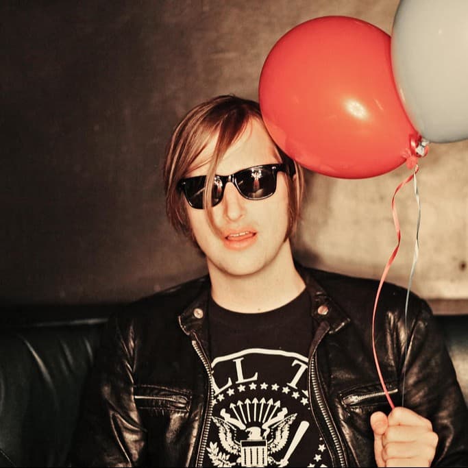 Episode 564 - Jason Stollsteimer of the Von Bondies - The Hustle cover