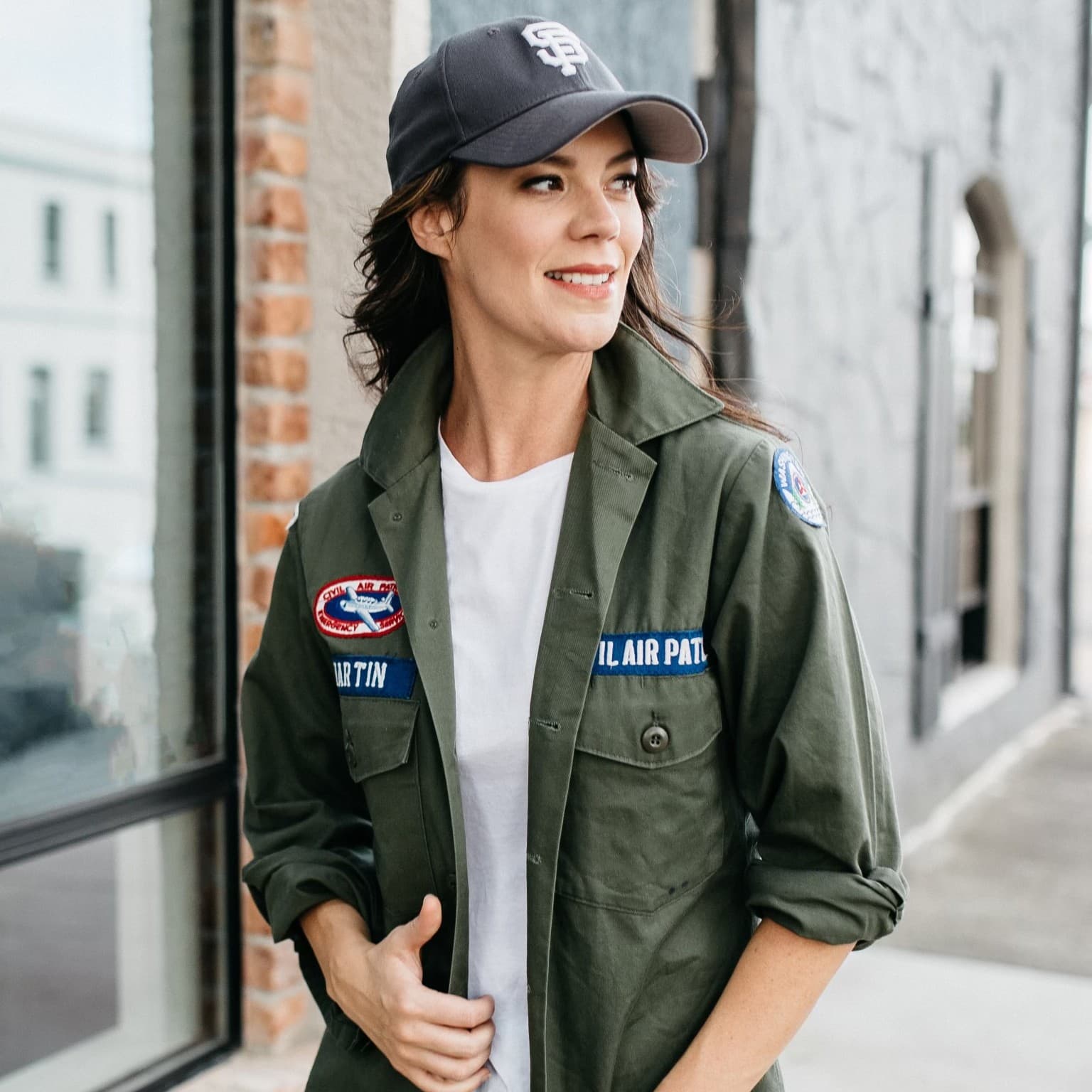 The Carrie On Podcast w/Carrie Lloyd cover