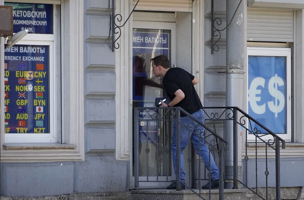 Krievijas ekonomika: vai kopš kara Ukrainā tā piedzīvojusi lejupslīdi vai nostiprinājusies - (ne)Diplomātiskās pusdienas cover