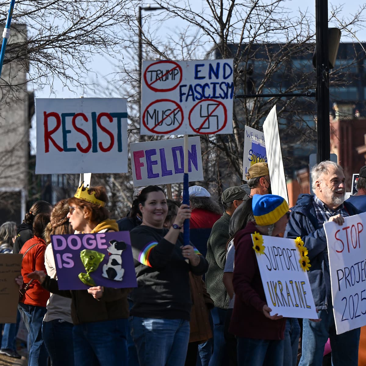 The government is paying 154,000 people not to work - Post Reports cover