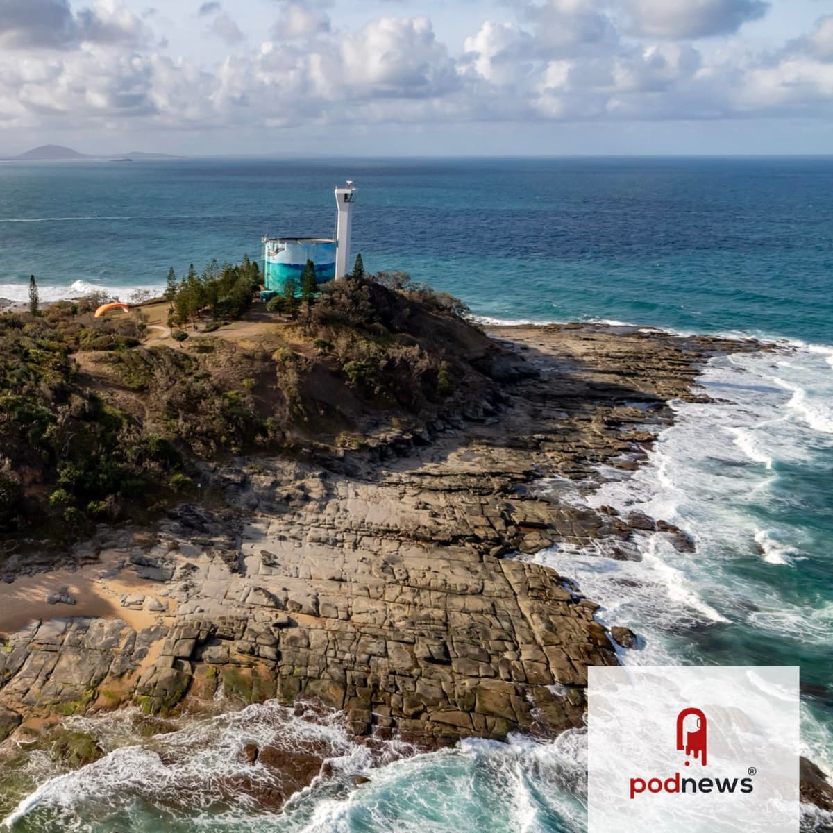 Podcast listener finds man wanted by police - Podnews Daily - podcast industry news cover