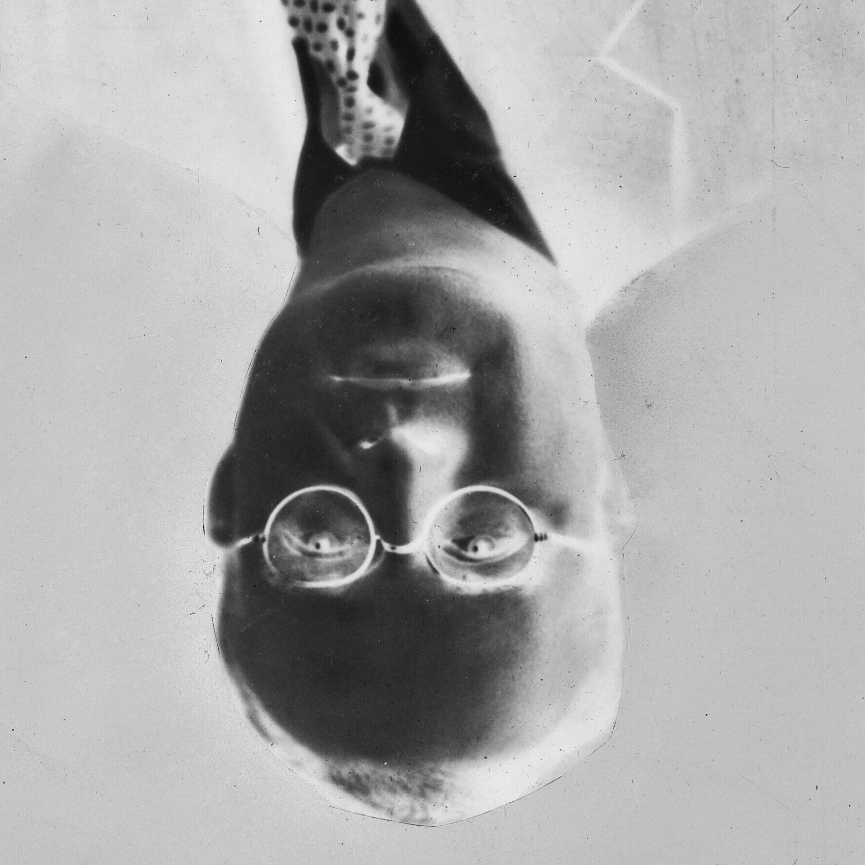 o inventor mais desastroso do mundo, chatbots estão causando psicose? - radinho de pilha cover