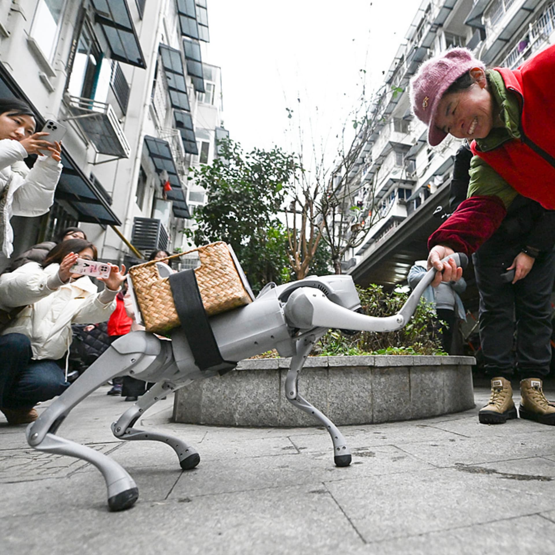Hangzhou's startup surge! - Round Table China cover