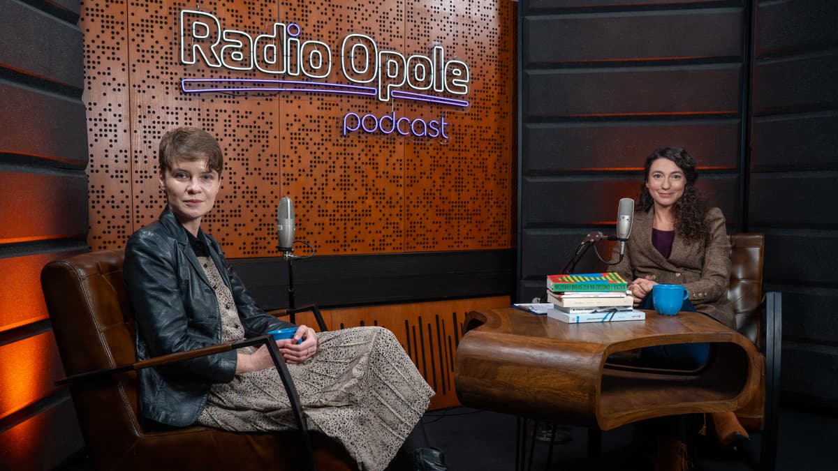 "Wczoraj byłaś zła na zielono". Rozmowa z Elizą Kącką, laureatką nagrody NIKE - Jeszcze więcej kultury | Radio Opole cover