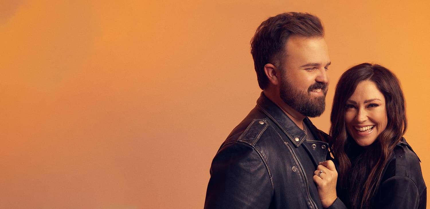 Episode 980: Kari Jobe and Cody Carnes - RELEVANT Podcast cover