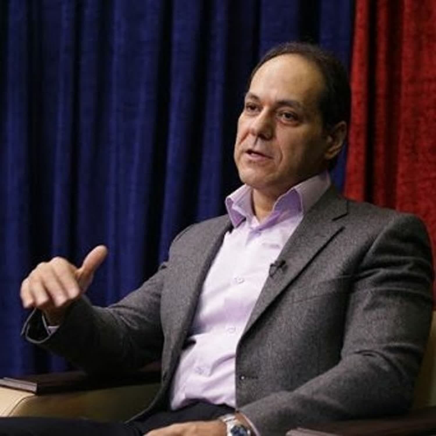 کتاب مغز ایدئولوژیک - اثر لئور اِسمگراد - پادکست آذرخش مکری - azarakhsh mokri cover