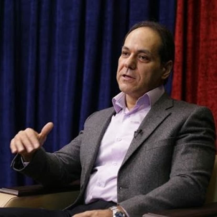 پادکست آذرخش مکری - azarakhsh mokri cover