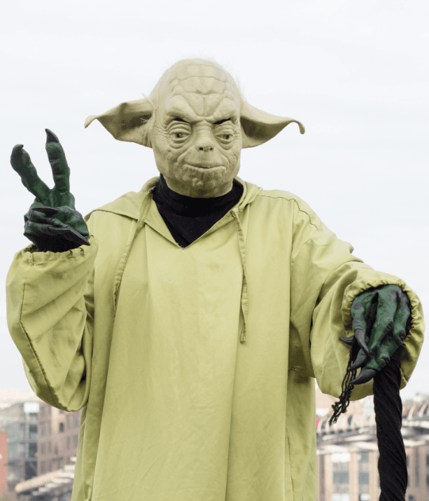 Top10 #Frases Que Diría Yoda Desnudo Frente Al Espejo... - La Corneta cover
