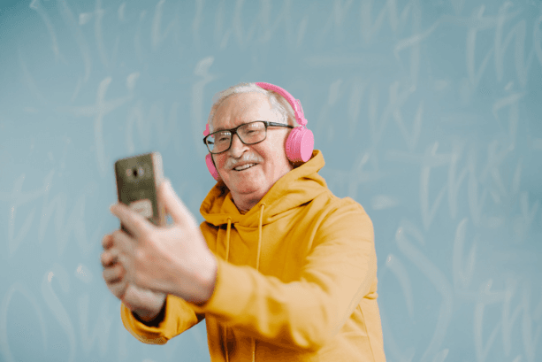 Top10 #Ventajas Y Desventajas De La Edad… — La Corneta cover