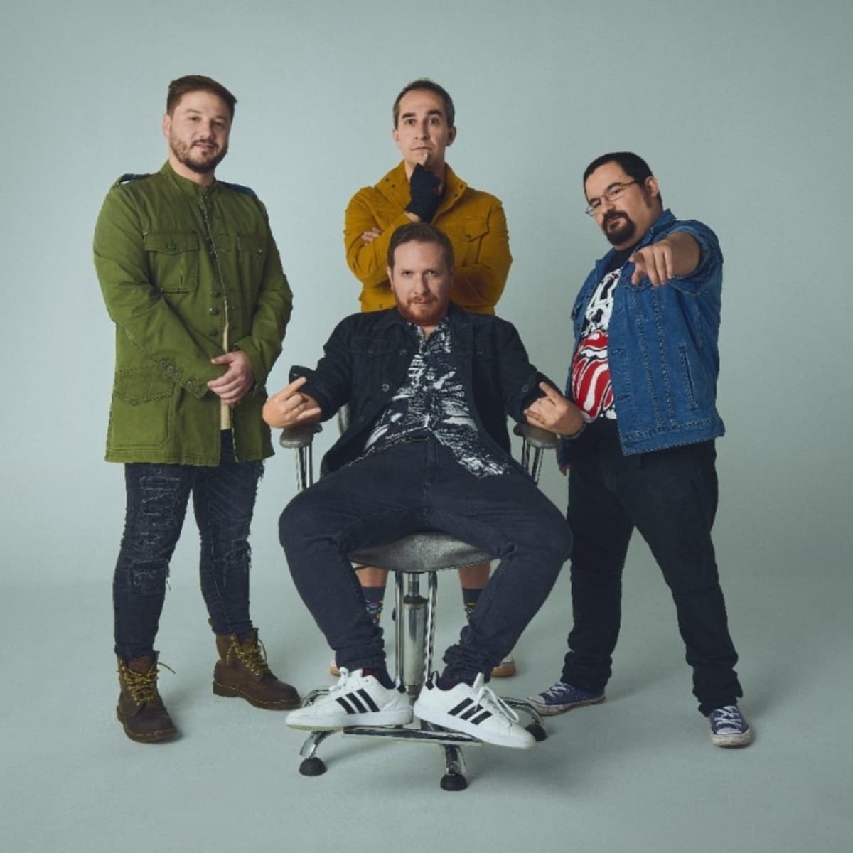 Bonus Trak Le Pone Voz Propia A 'El Baile De Los Que Sobran' Un Himno Del Rock Latino - La Vitrola cover