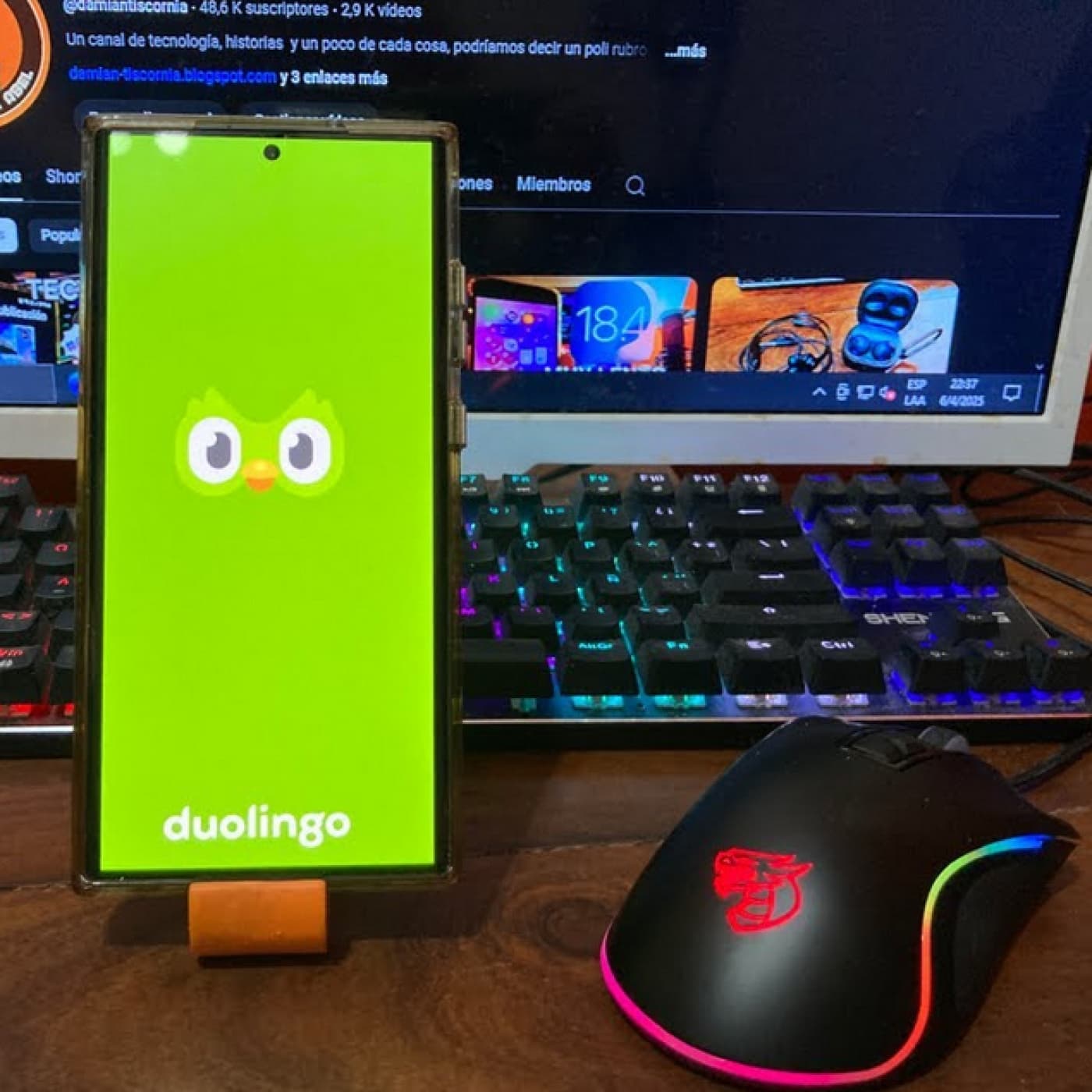 ¿ Estudiar Idiomas desde el telefono ? - Desde la Barra de Abel cover