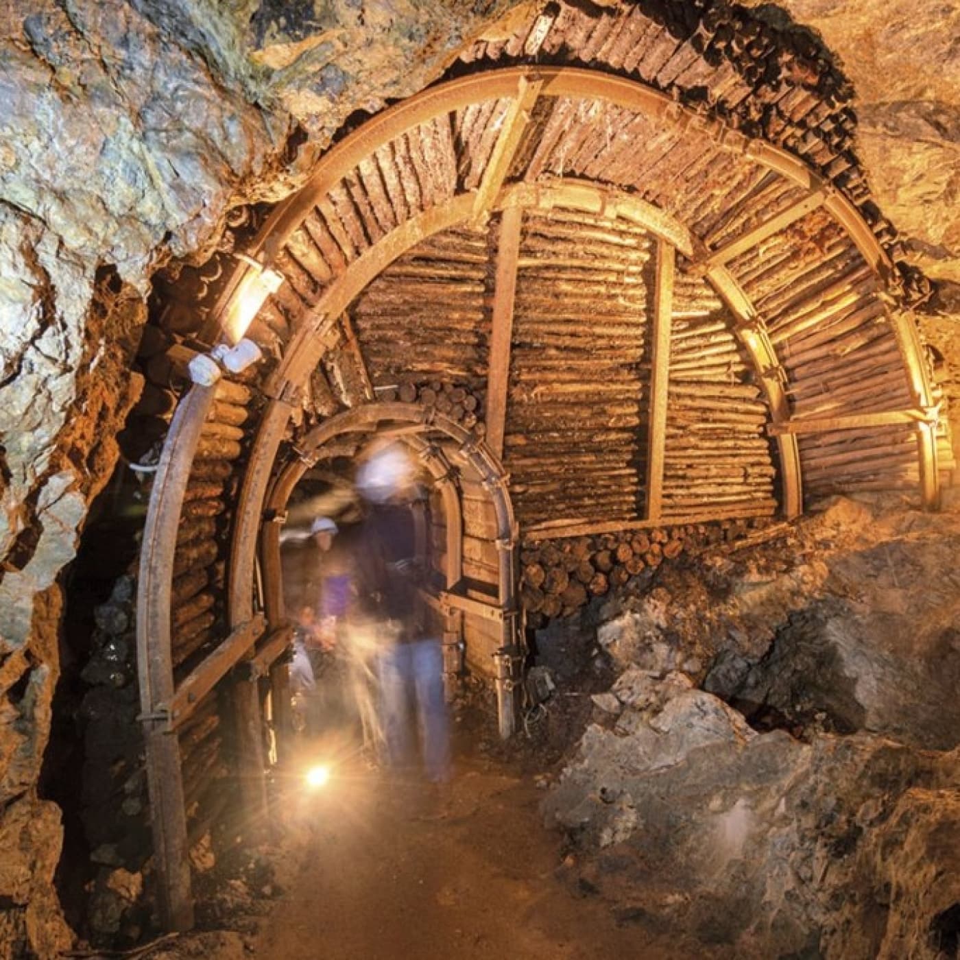 Almadén, la plata líquida del Imperio español — Curiosidades de la Historia National Geographic cover