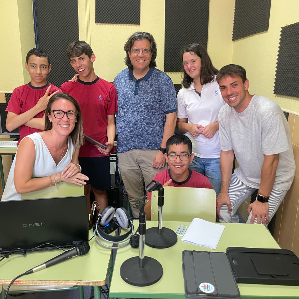 Entrevista Juan Zapata Jefe de Administración y profesor. - Podcast de RCN Radio Colegio Narval online cover