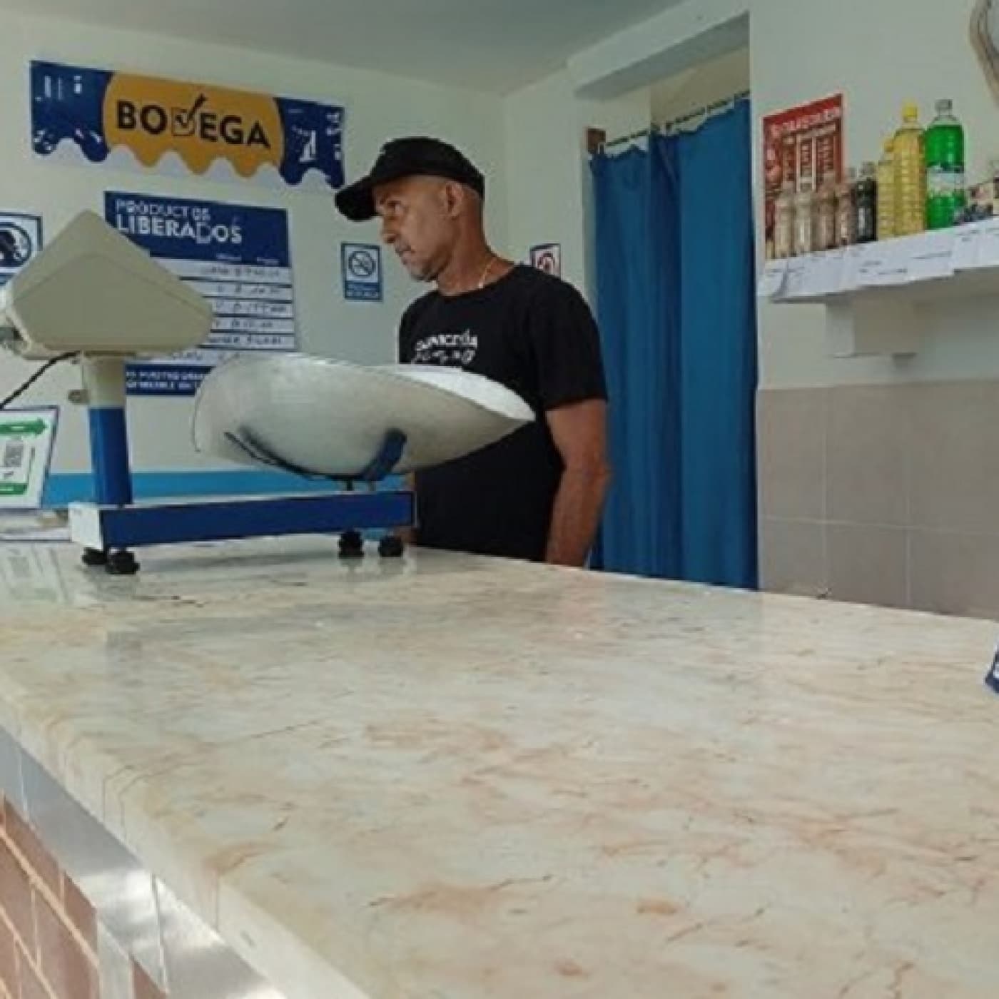 Mantiene el sistema de comercio la vitalidad de sus servicios a la población - Radio Rebelde cover