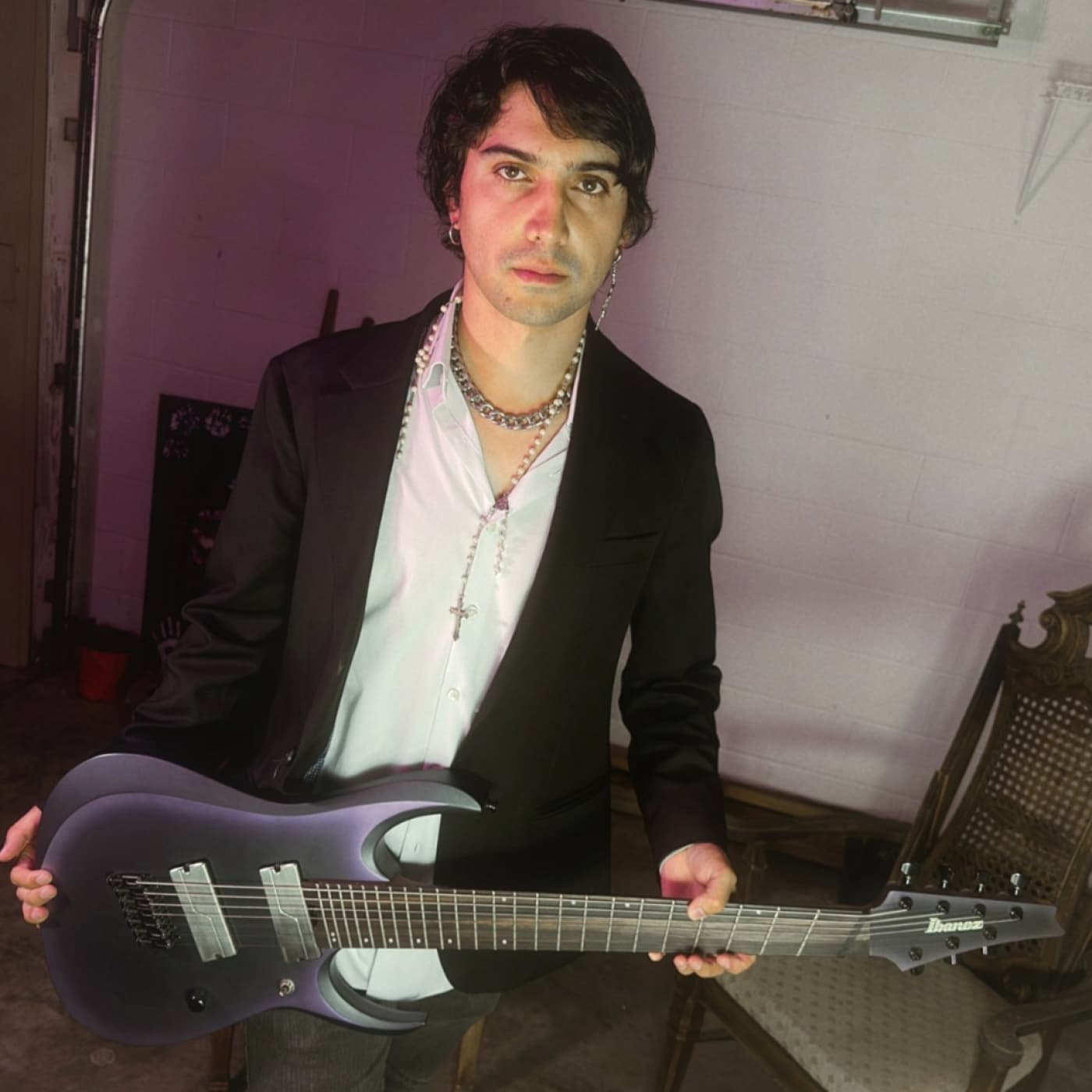 Vernal Lanza 'Respira' Una Canción Celestial De Éxtasis, Amor Y Caos - La Vitrola cover