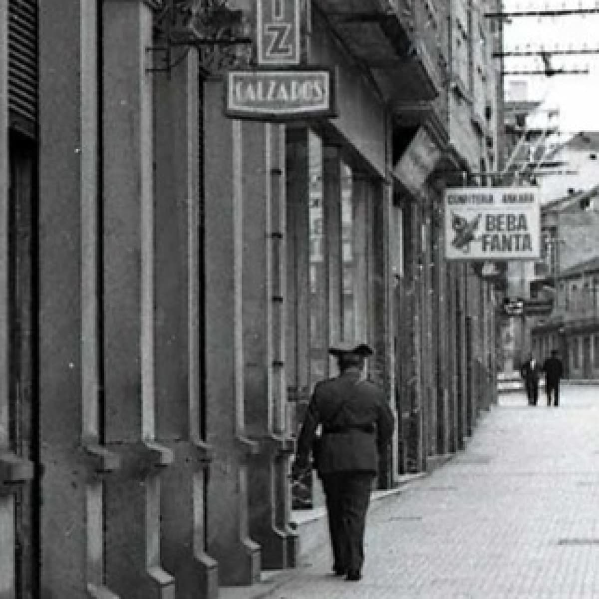 Relatos Urbanos - Salta da Cama cover