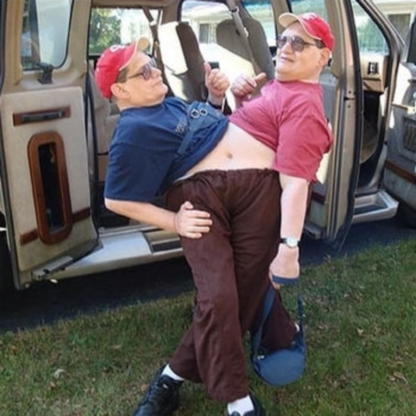 S01E15 - Material mafioescolar y somnífero lechal - Joe & Joe cover