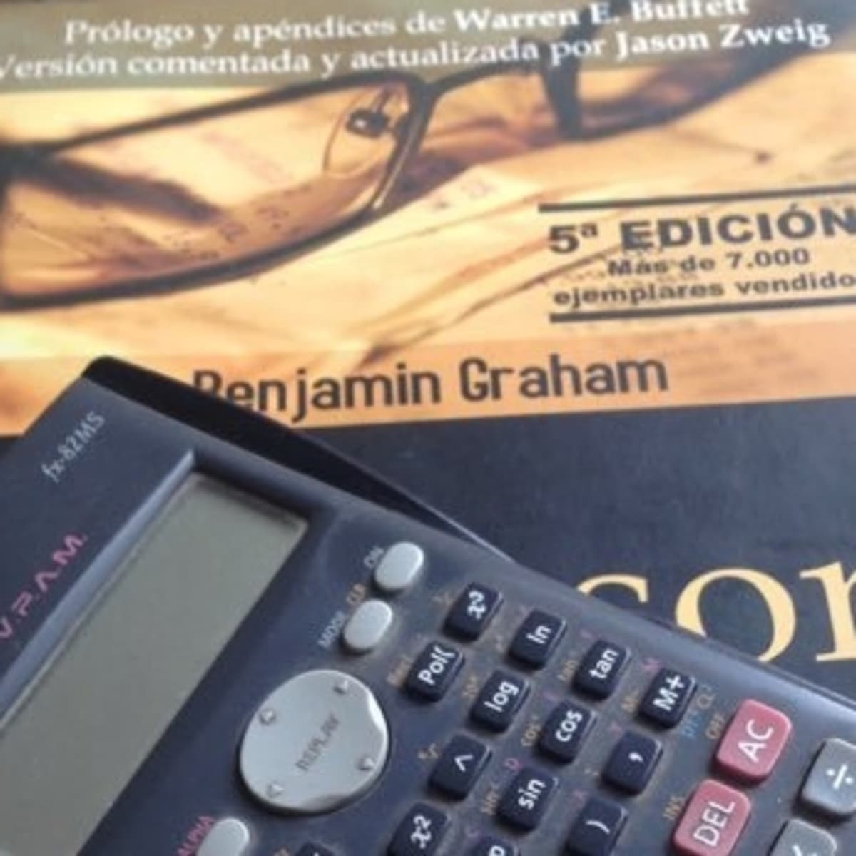 #1 ¿Análisis Técnico vs Análisis Fundamental? - Value Investing para novatos cover