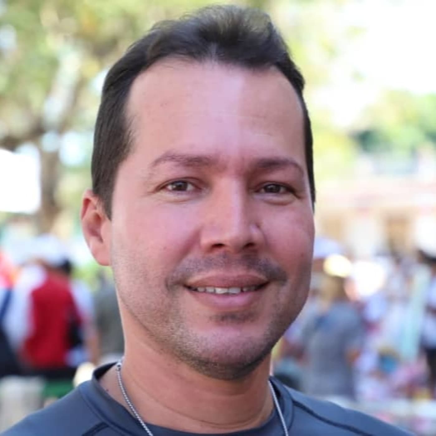 Leandro, y el amor en cada clase - Radio Rebelde cover