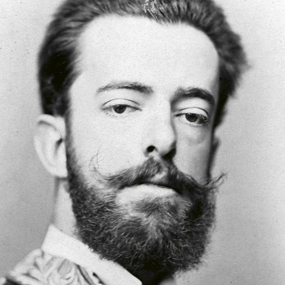 En el siglo XIX, hubo un rey en España al que no dejaron reinar - Curiosidades de la Historia National Geographic cover