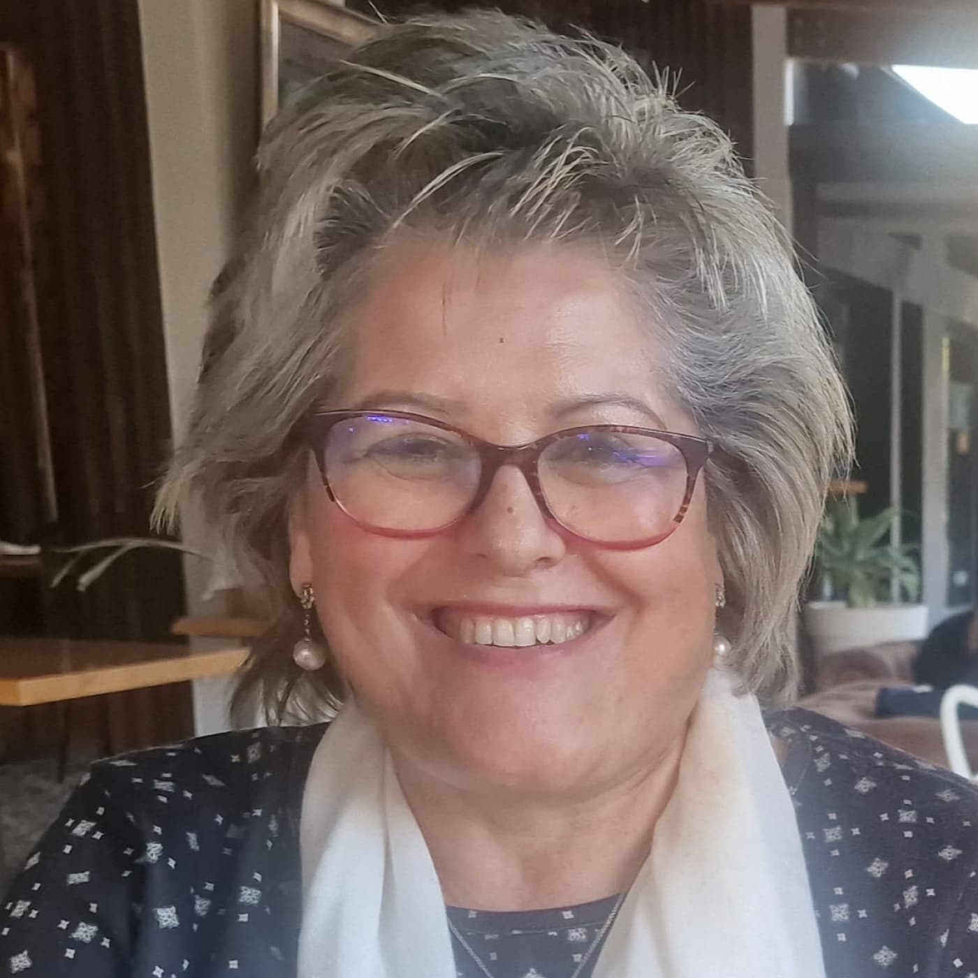 Entrevista con Rosa Nicolás, presidenta de Junta cCentral Herrmandades - Radiopinoso cover