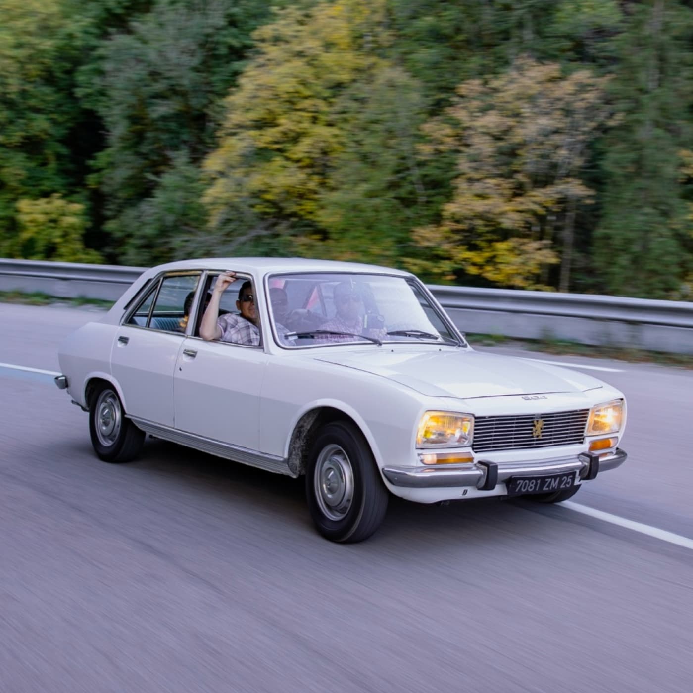 MOTORES ETERNOS: El Club del MILLÓN de Kilómetros - El Garaje Hermético de Máximo Sant cover