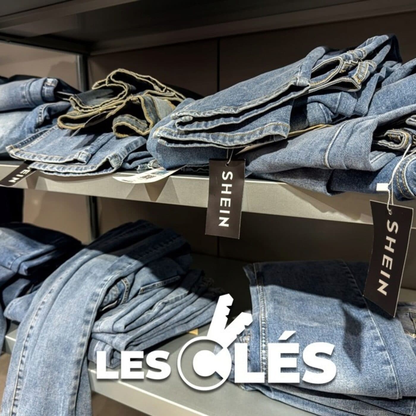 Fast-fashion : le revers de nos achats (Spéciale jeunes) - Les Clés cover