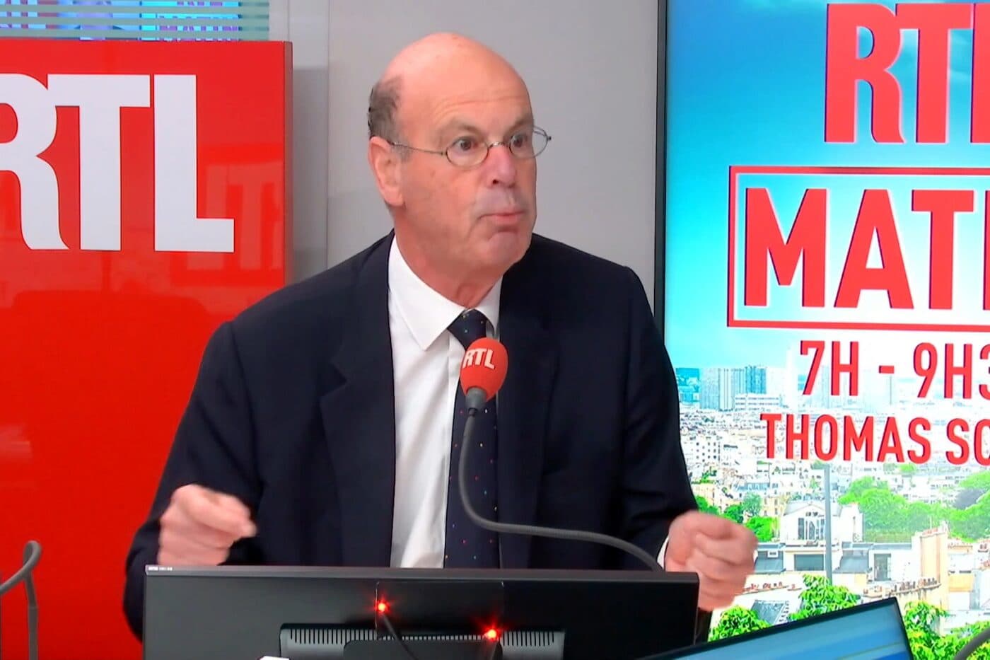 "C'est inadmissible" : sur RTL, l'ex-ministre Éric Lombard estime que Jean-Luc Mélenchon "est antisémite", après ses derniers propos sur l'affaire Epstein - Les invités de RTL cover