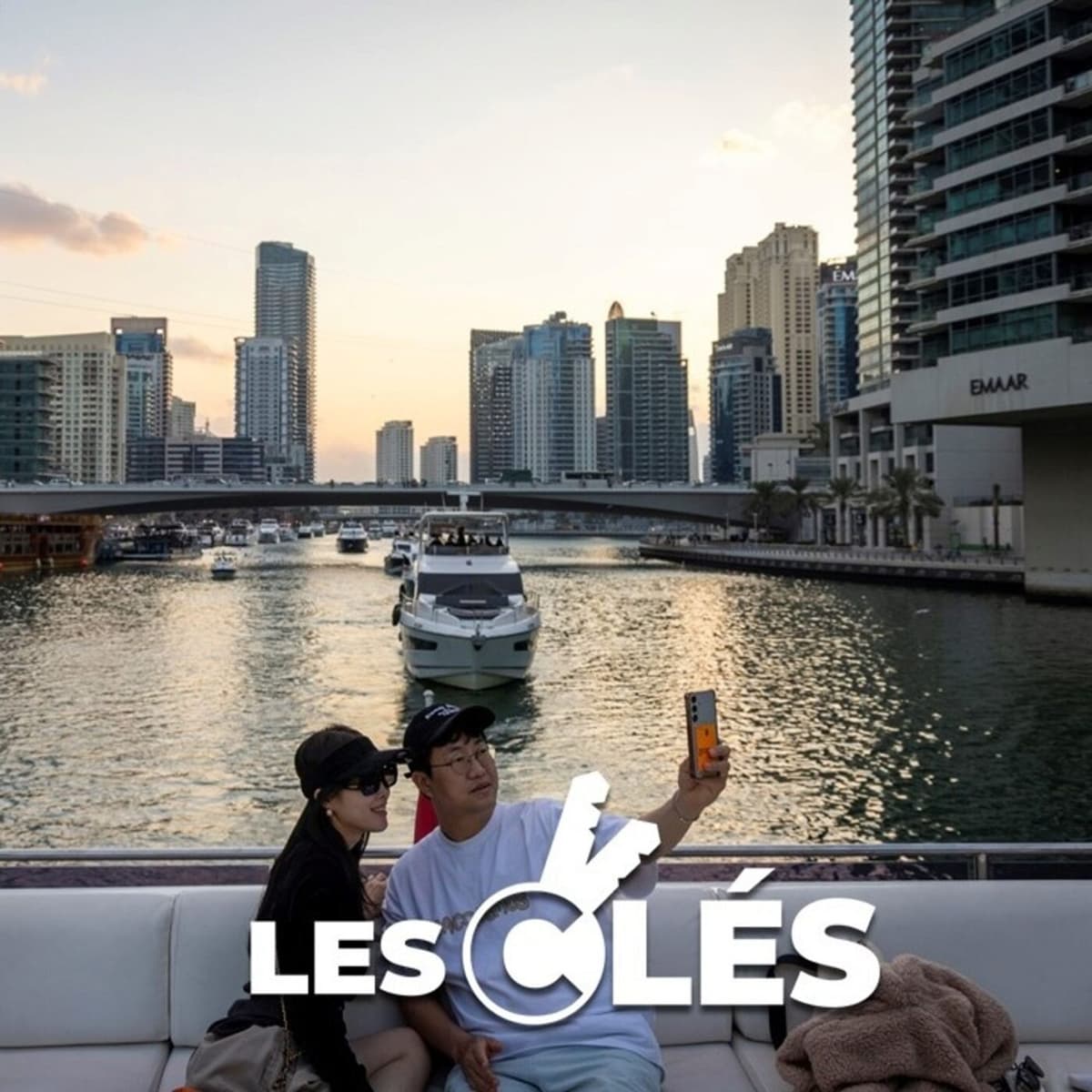 Pourquoi y a-t-il tant d'influenceurs à Dubaï ? - Les Clés cover