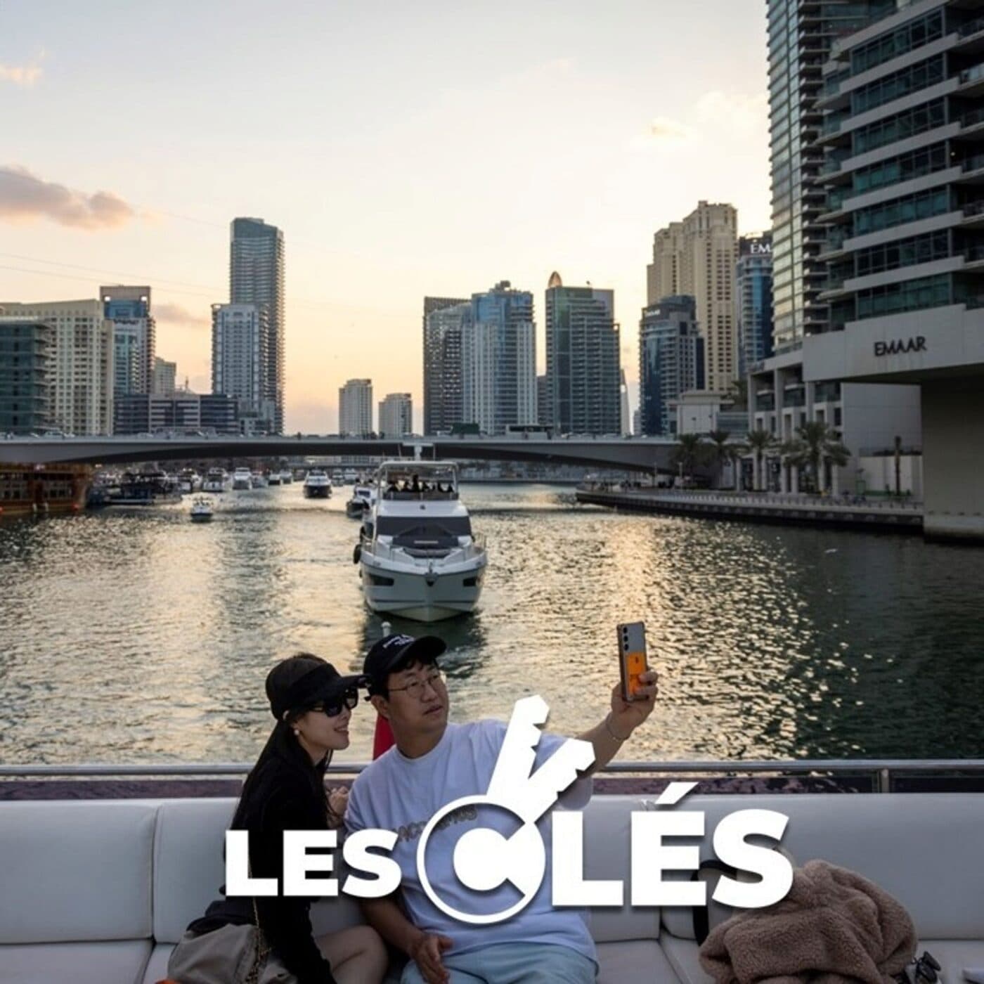 Pourquoi y a-t-il tant d'influenceurs à Dubaï ? - Les Clés cover