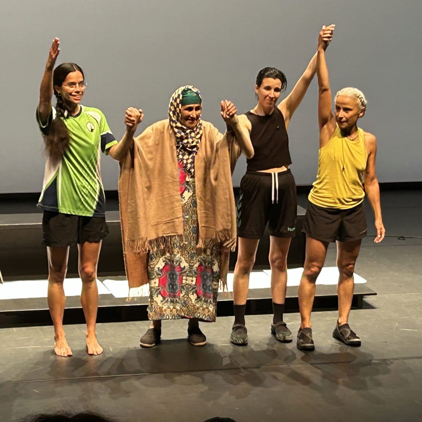 Quel avenir pour les arts vivants ? - Transversales - reportages et documentaires cover