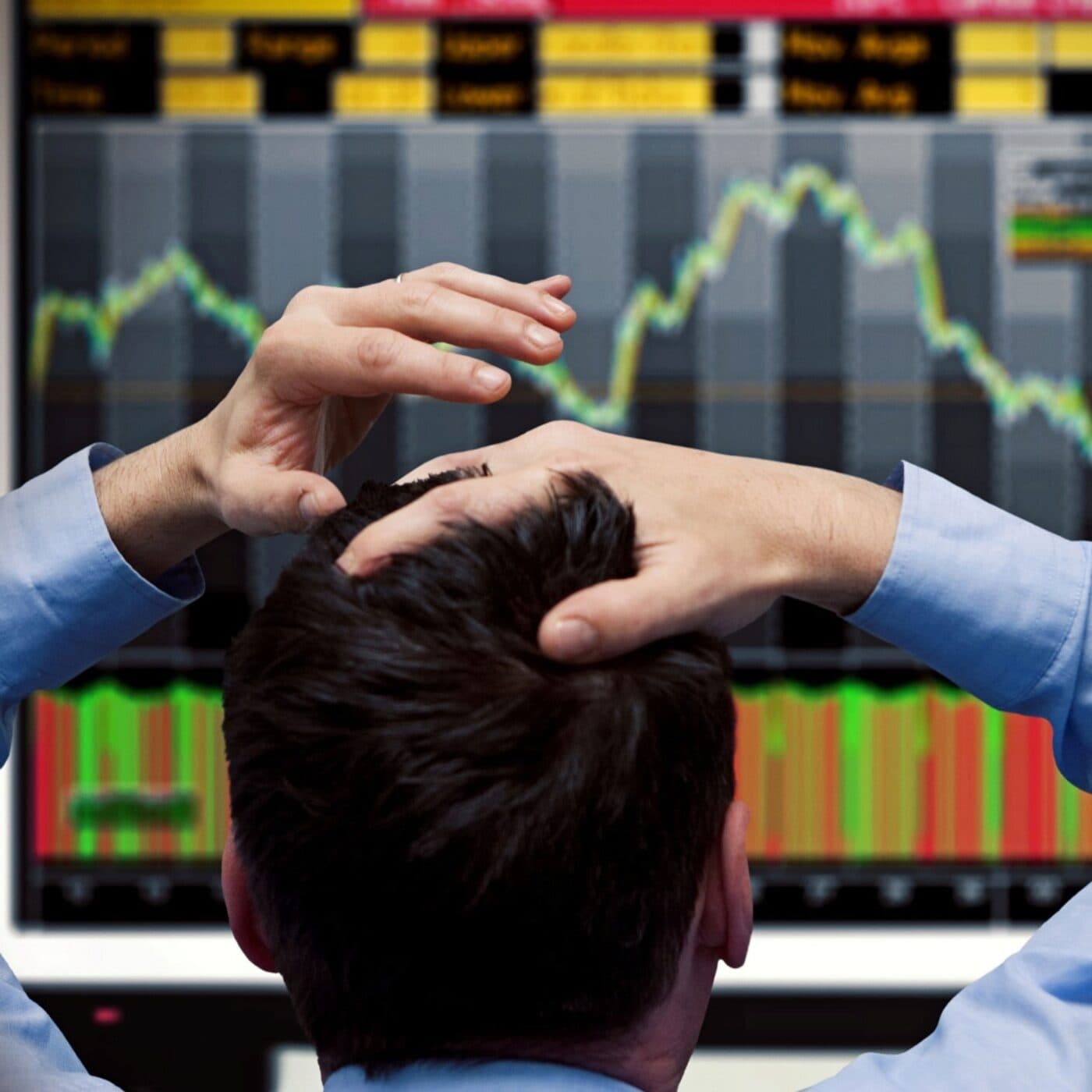 Faux experts, vraies arnaques : le business de la peur financière — Chronique économique cover