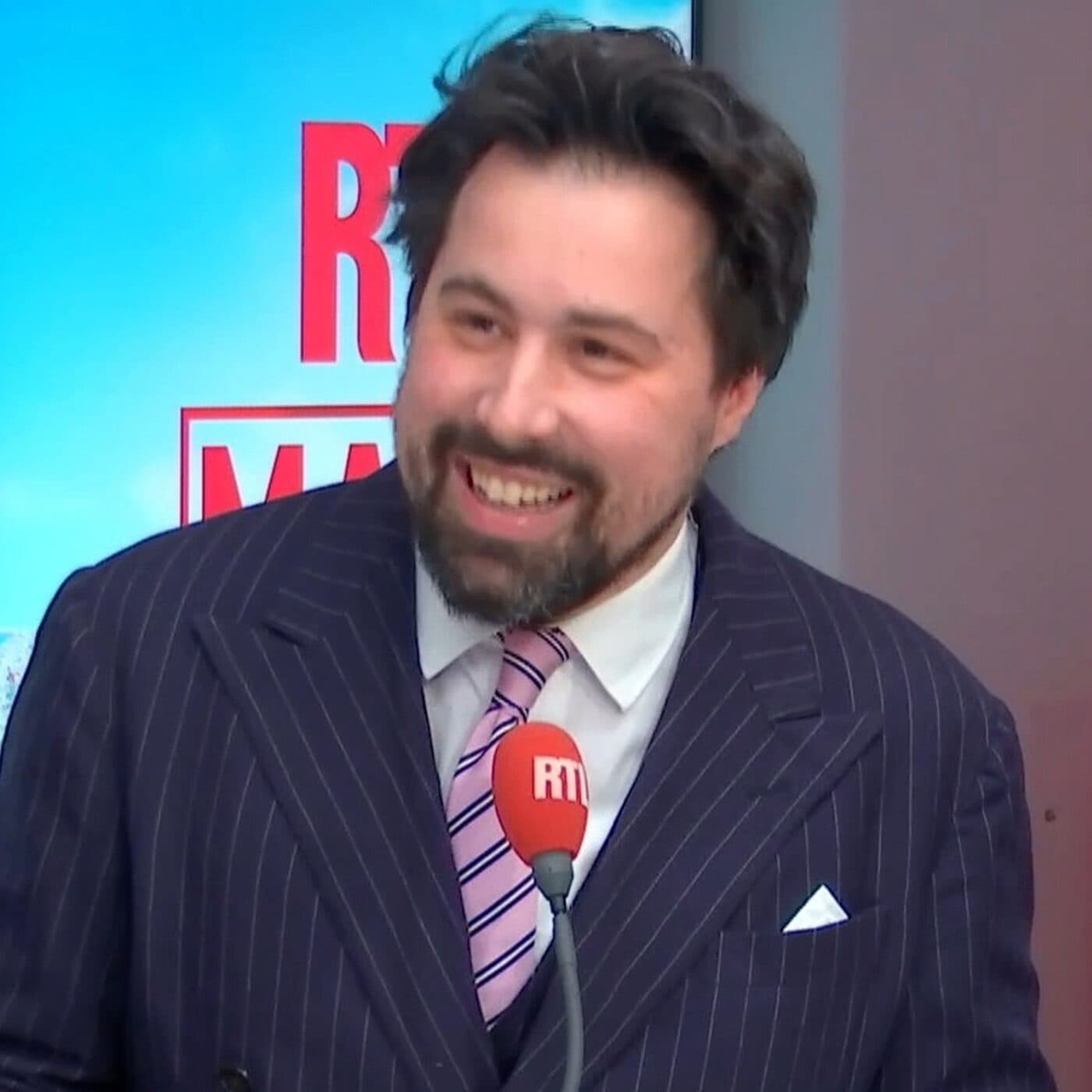 Philippe-Audrey Larrue Saint-Jacques : "Qu'elle est belle, la résilience du peuple français face à ce que l'Histoire retiendra comme le grand blizzard de 3 cm" — L'oeil d'Alex Vizorek cover