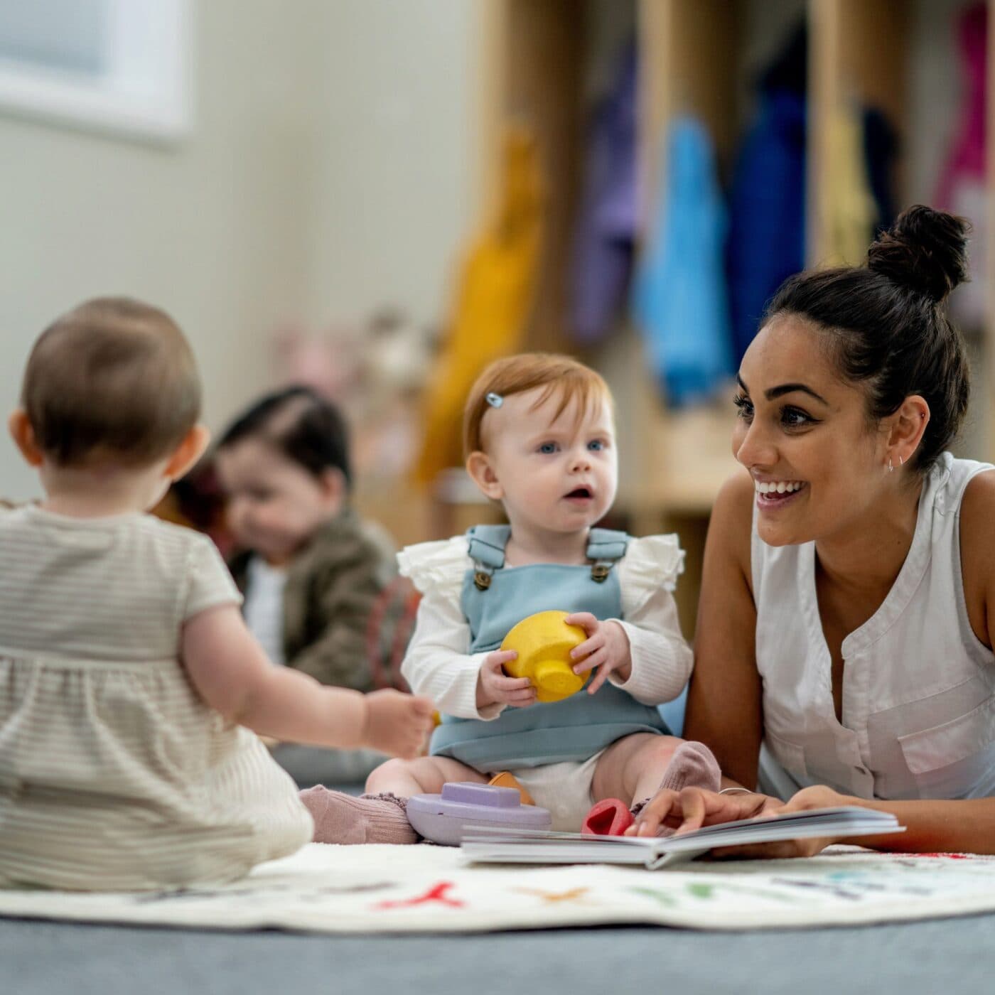 Crèches : repenser l'accueil des plus petits ? — Transversales - reportages et documentaires cover