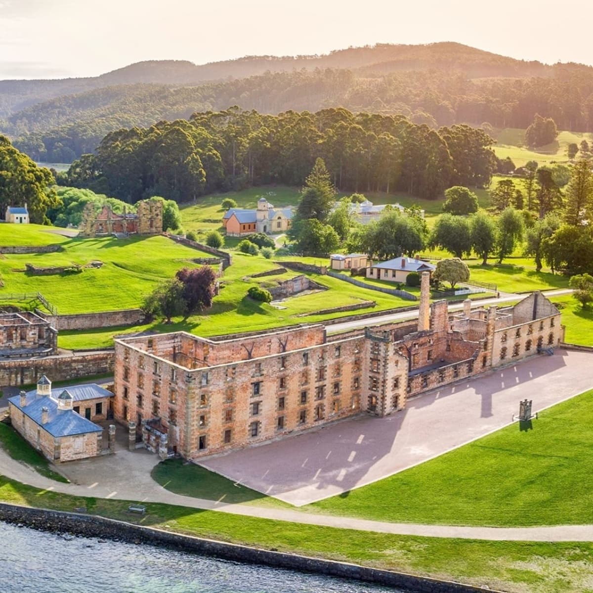 Australia's Port Arthur Redux - History Goes Bump: Ghost Tours For The Mind cover