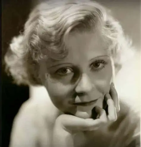 PEG ENTWHISTLE AND THE GHOST OF THE HOLLYWOOD SIGN - 1001 Heroes, Legends, Histories & Mysteries Podcast cover