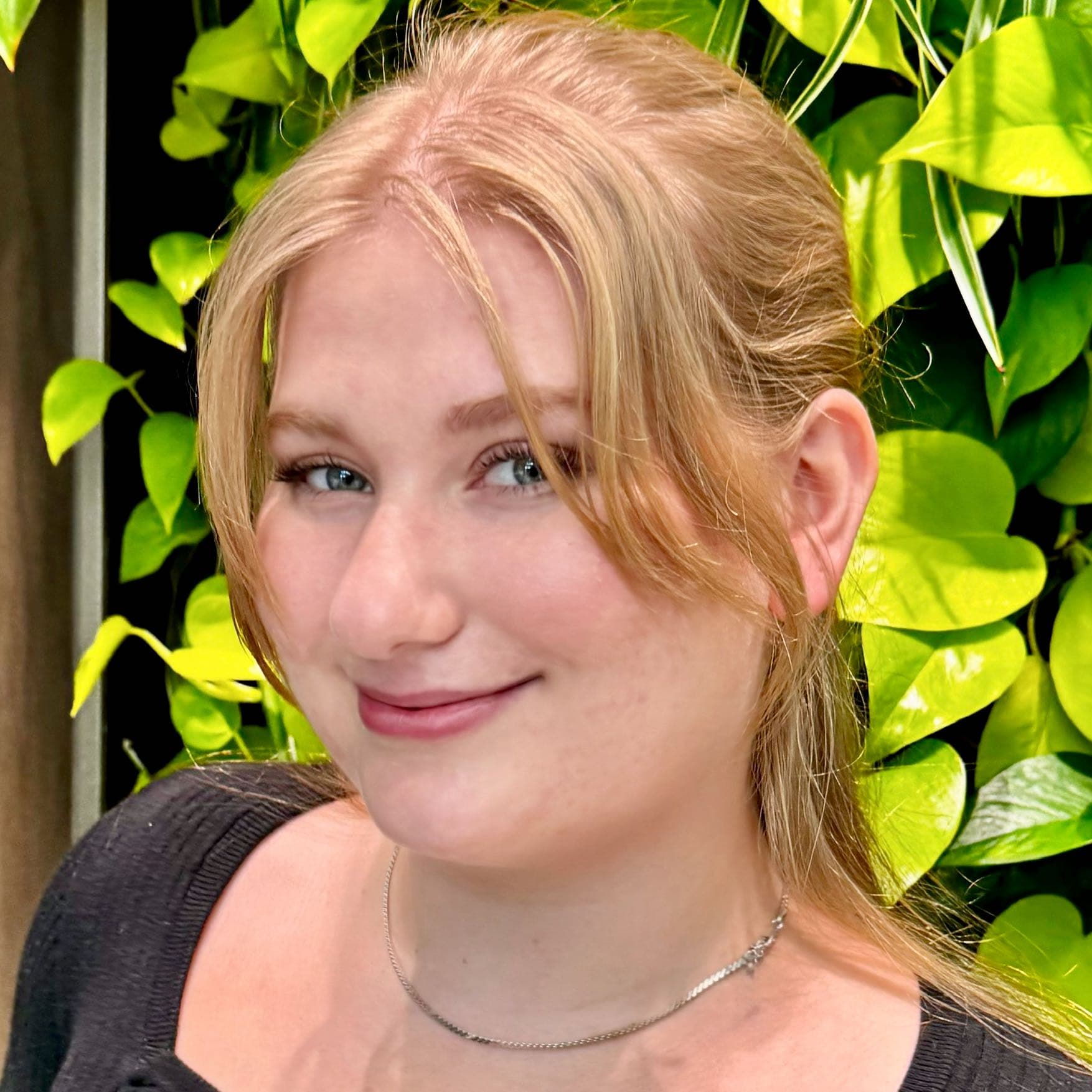 EEEV-ident Passion: Eve Simpson on Doubt, Persistence and Viral Spread - Researchers Under the Scope cover