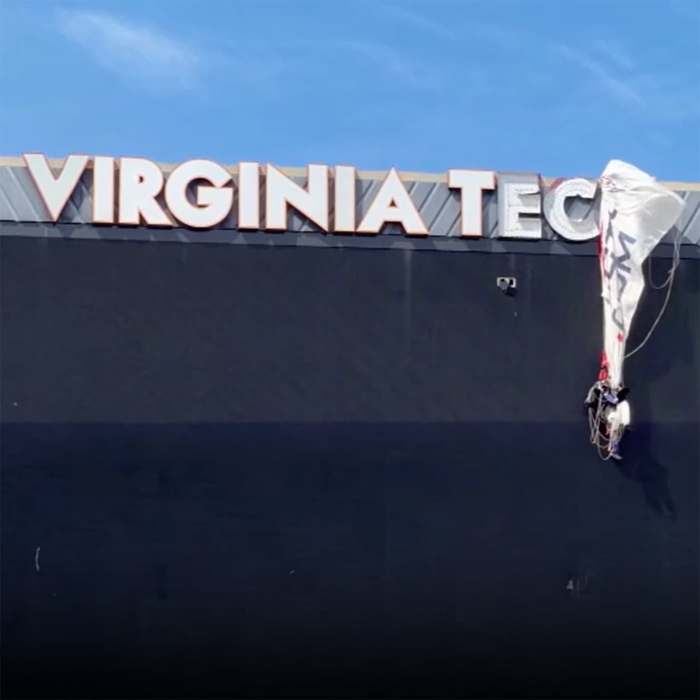 #4710 Roku Ruesday - TBTL: Too Beautiful To Live cover