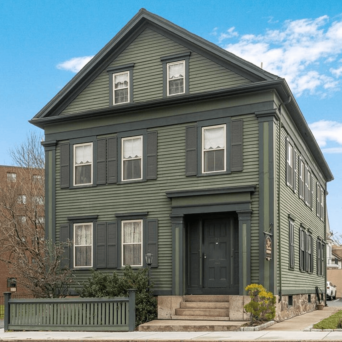 Lizzie Borden House Redux - History Goes Bump: Ghost Tours For The Mind cover