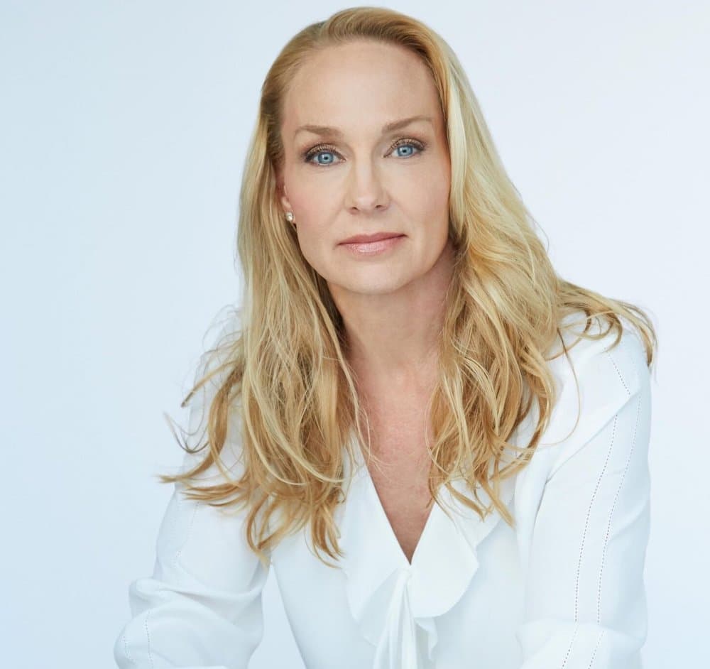 How To Delay and Reverse Gray Hairs From Within Using Natural Products: Dr Sandra Kaufmann - Anti-Aging Hacks cover