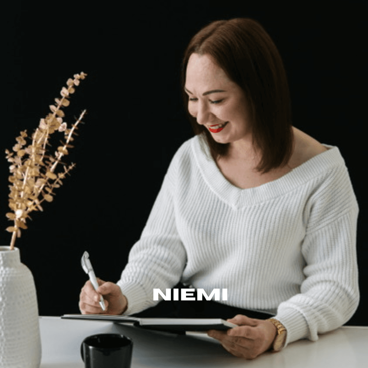 401. Sosiaalialan taidoilla diilien tekijäksi ja isännöitsijäksi Anne Niemi - Ostan Asuntoja Podcast cover