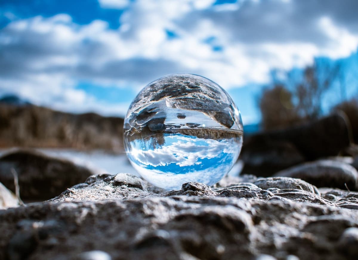 Episode 6: Waxing, Waning and Warping - Unwarp Reality: A Podcast cover