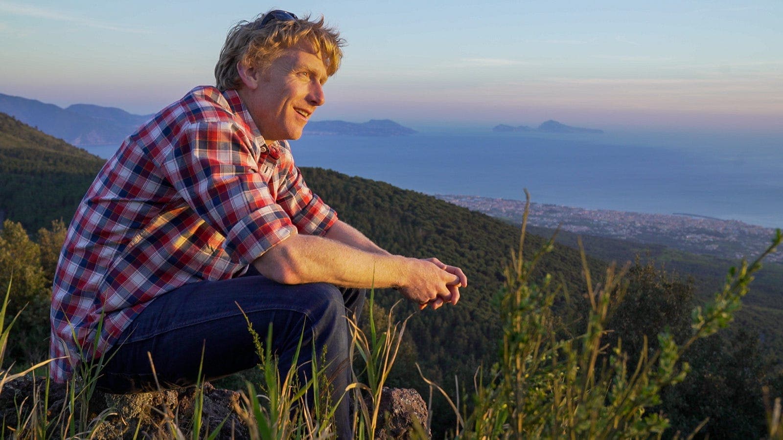 Alastair Humphreys talks about adventure... and coming home again — 33rides Podcast cover