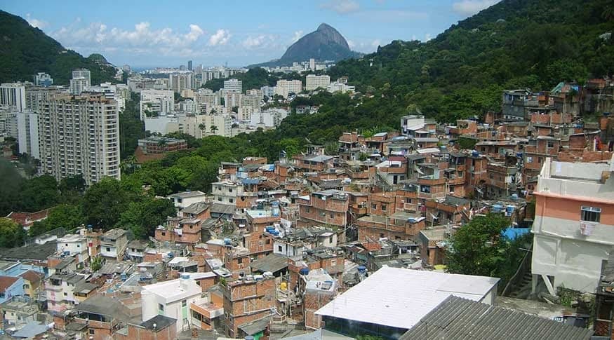 Brazilian Favelas: A 2022 Census Reflection on Growth, Diversity, and Urban Challenges - Bate Papo Academy (English) cover